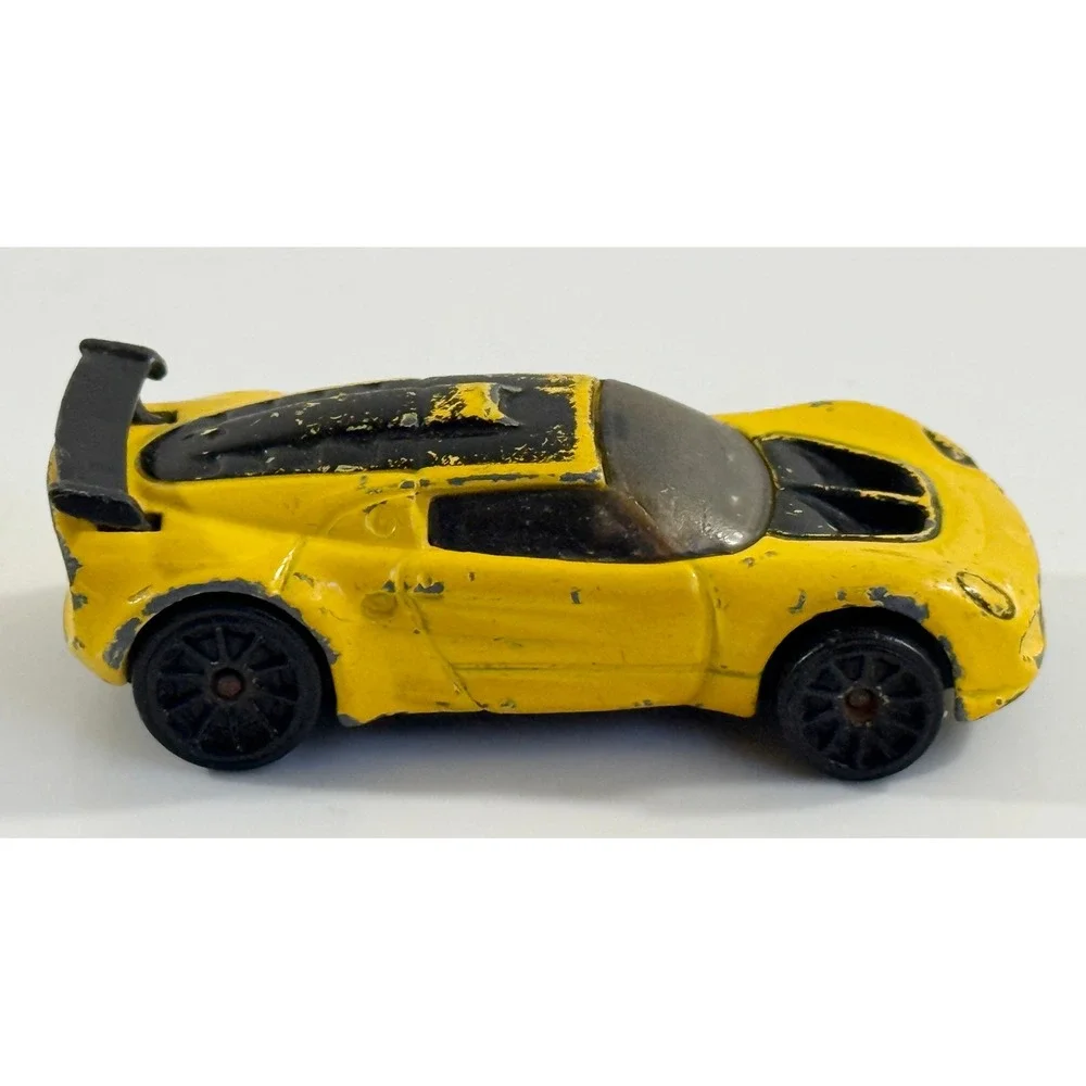 Hot Wheels Lotus Elise Kids 1:64 Yellow Diecast Toy Car 2003 Mattel Malaysia